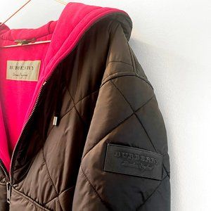 Burberry Tyneham Lined Quilted Jacket with a Pop of Pink – Size Medium